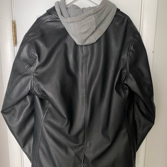 Like new brown leaver hoodie jacket. XL. - Picture 4 of 4